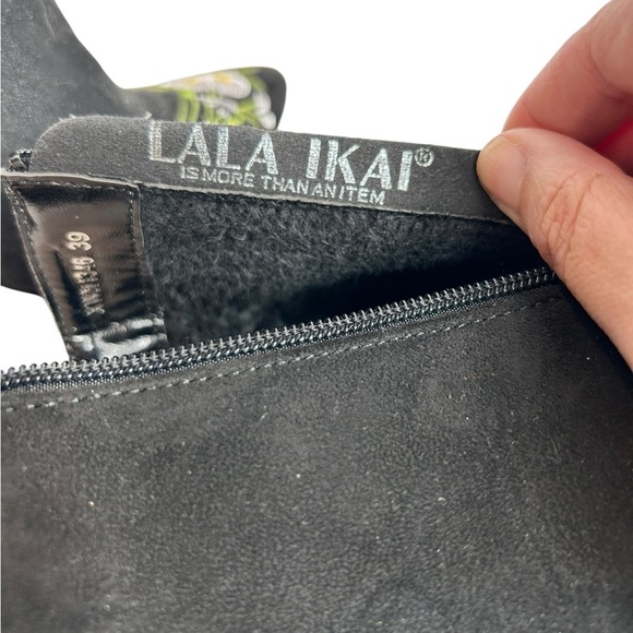 Floral Embroidered Black Ankle Boots, Size 39, faux suede, heels, like NEW - Picture 8 of 9